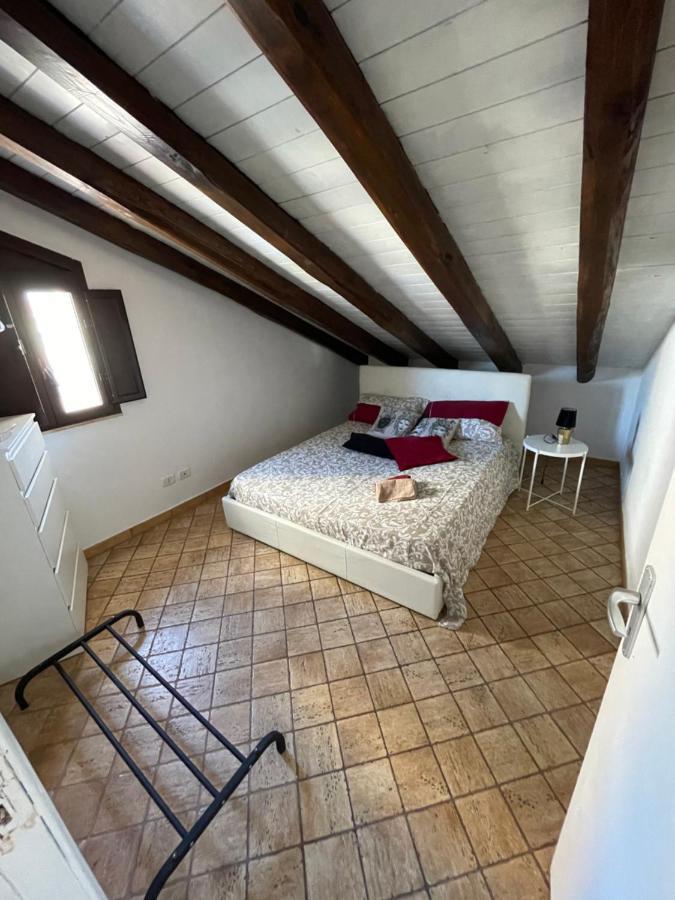 La Mansarda Dei Mori Apartment Catania Bagian luar foto