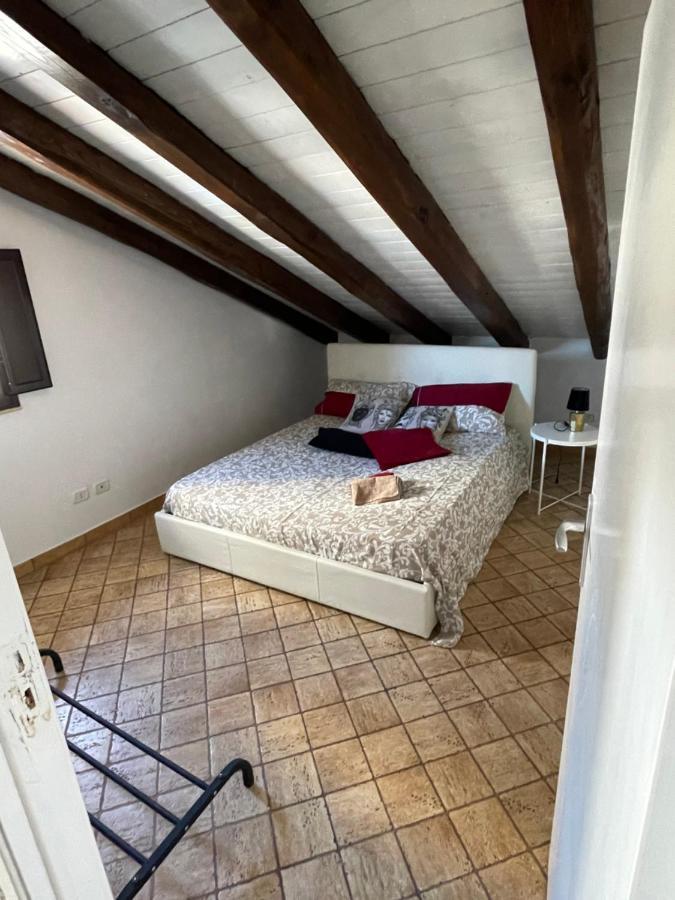 La Mansarda Dei Mori Apartment Catania Bagian luar foto