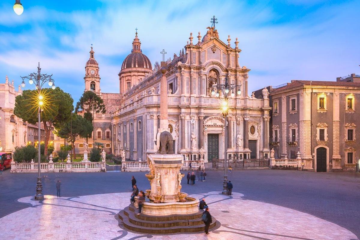 La Mansarda Dei Mori Apartment Catania Bagian luar foto